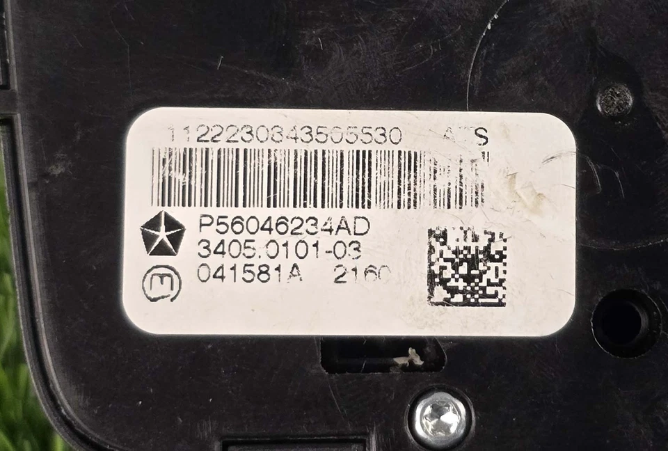 Jeep Grand Cherokee 2011-2013 caja de transferencia interruptor consola central P56046234AD Foto 2 de 4