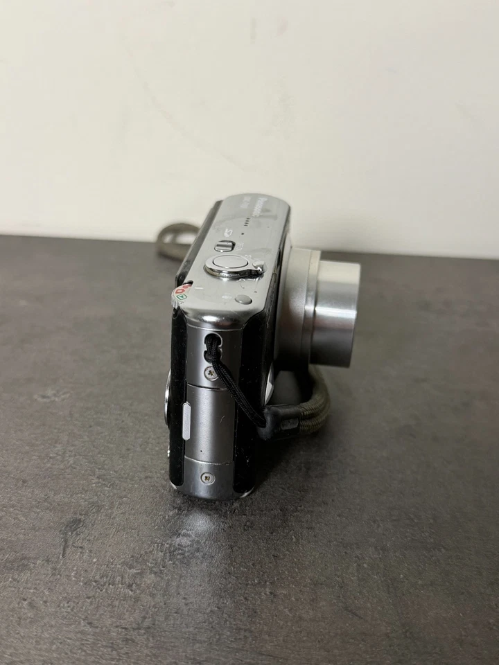 Panasonic LUMIX DMC-FX07 7.2MP Compact Camera WORKING, NO BATTERY, POOR CONDITI, photo 4 of 5