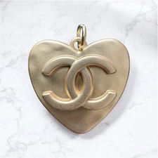 Chanel Zipper Pull Button Charm Gold Hammered Heart Pendant 24MM