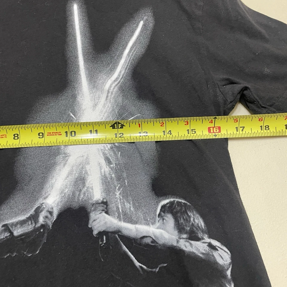 Camiseta negra Star Wars Old Navy Collectabilitees Light Saber en XL 14-16 Foto 3 de 4