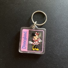 VINTAGE MINNIE MOUSE DISNEYLAND 1.5 x 1.5 INCH PLASTIC KEYCHAIN
