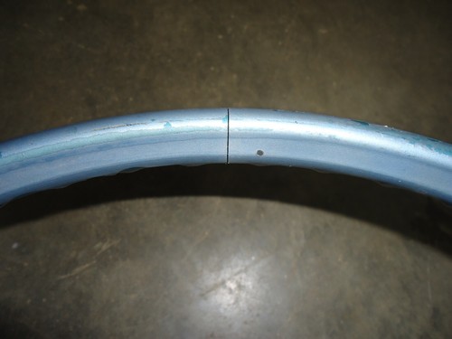 1968 CHEVROLET BEL AIR STEERING WHEEL / HORN BUTTON - Picture 2 of 4