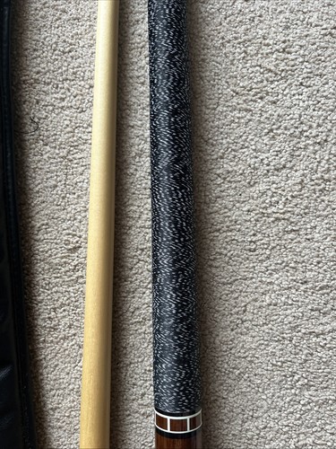 Pro One 2 Piece Pool Cue - VGC - Picture 4 of 8