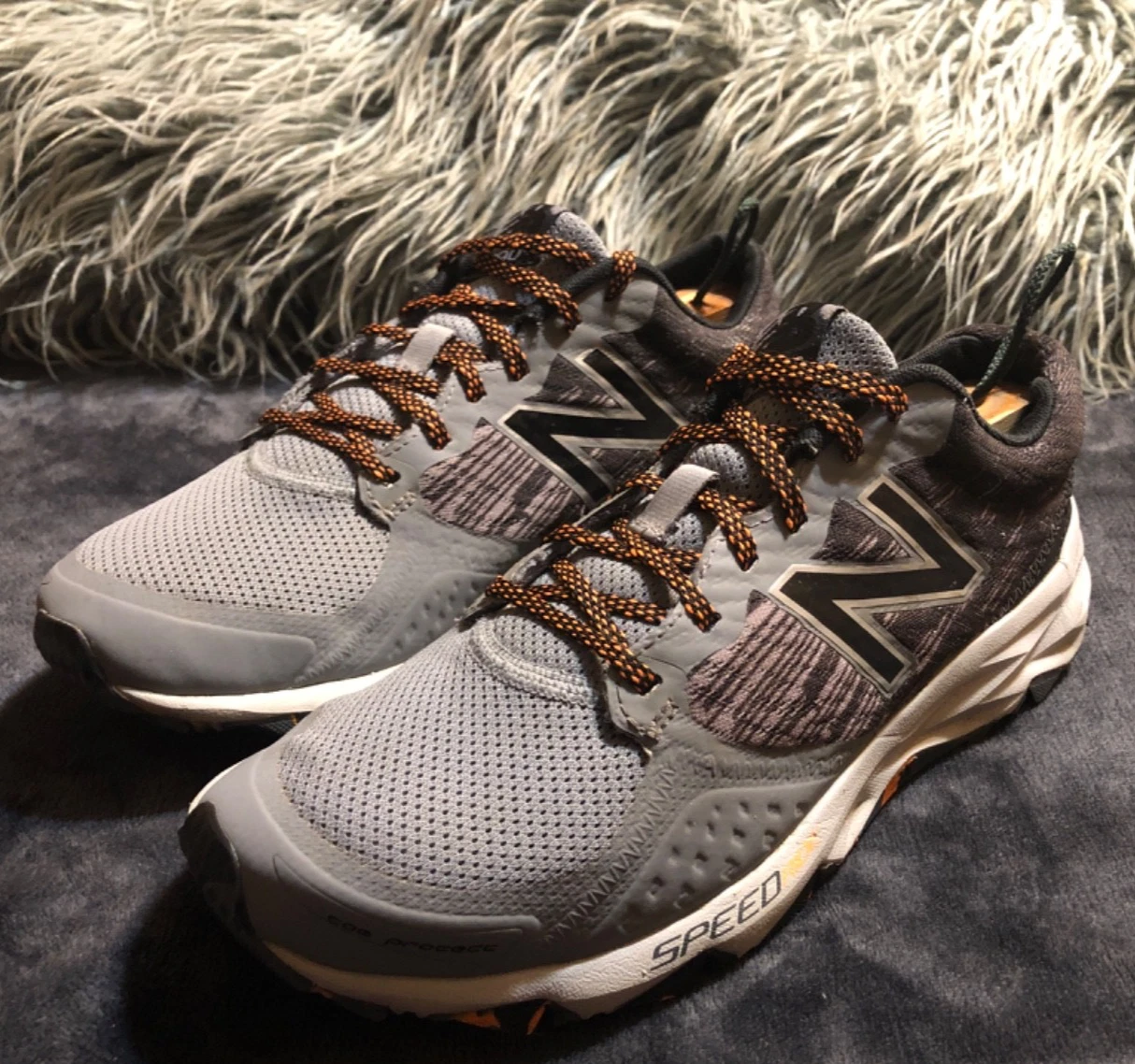 New Balance 690v2 Trail Gray Black Orange Running Shoes MT690LG2 Men’s Size 8