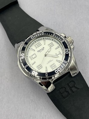 Omax E001 Men's Silver IP Black Silicone Band White Dial 3-Hand Analog Watch