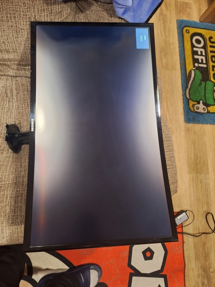 Samsung 24" Curved Monitor - Image 2 of 4