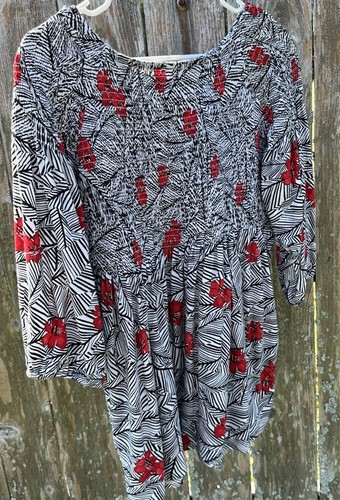 Blusa Artística Boho Jill Top Mujer Talla M Negra Blanca Roja Floral Calada - Imagen 5 de 19