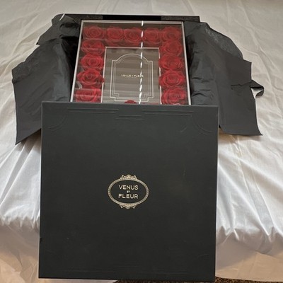 Venus et Fleur Red Rose Floral Shadow Box Wall Decor, Red Floral Theme Theme