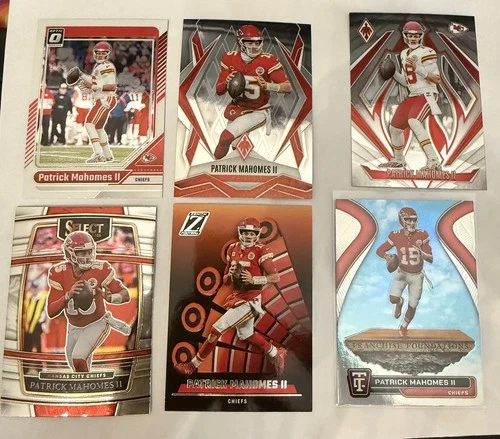 LOT OF 12 , Patrick Mahomes II Cards - KC Chiefs 🏈
