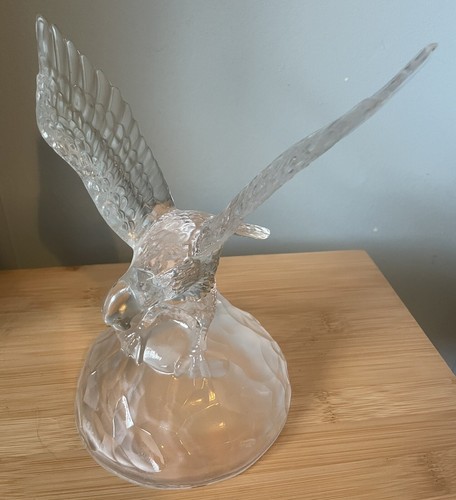 Vintage Klarglas Adler Figur auf Milchglassockel - Bild 10 von 12