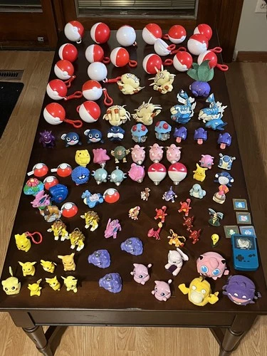 Vintage Burger King Toys Pokémon Keychains And Spinners HUGE 100 TOY LOT