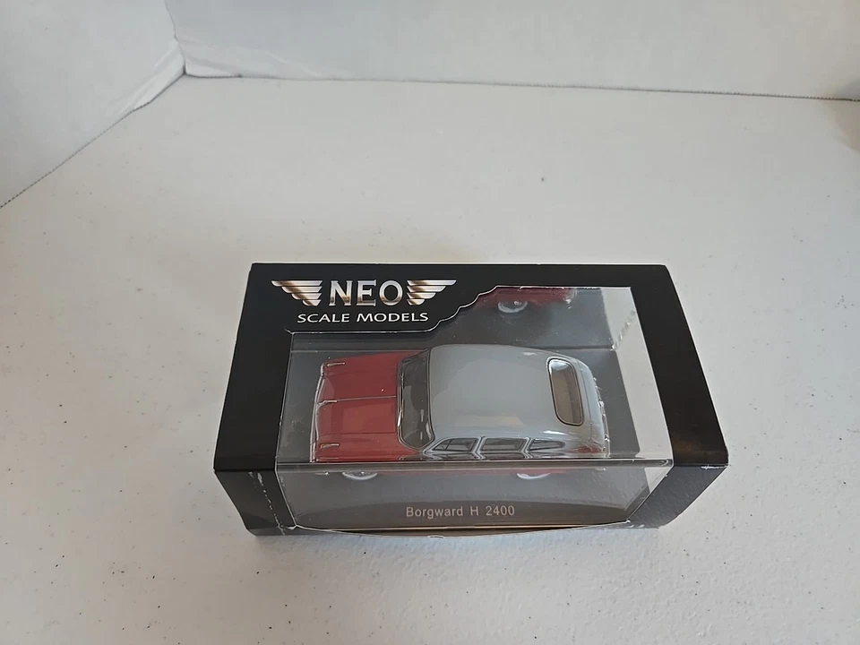 MODELOS A ESCALA NEO 1952 BORGWARD H 2400 - ESCALA 1/43 NEO43450 Foto 2 de 4