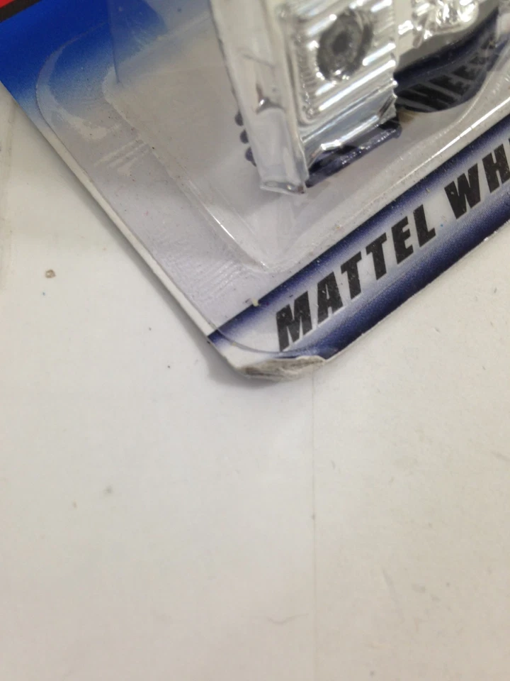 1998 Hot Wheels #635 First Editions 8/40 '65 IMPALA LOWRIDER Purple w/ Gold Lace - Image 4 of 4