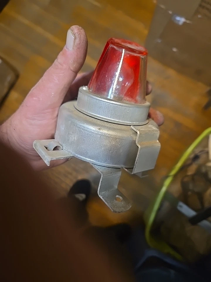 NOS 1957-67 Pontiac CAR DEBAJO DEL CAPÓ LÁMPARA 988816 accesorio carrete bajo capó luz  Foto 3 de 4