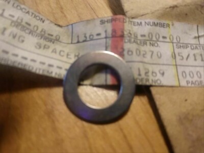 shigealoha　SM 1/4 CT. T.W. Diamond Miracle Bypass Frame Swirl Link Bracelet in