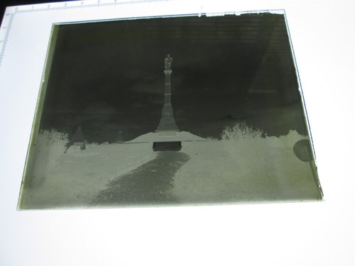 (1) LATE 1800s GLASS NEGATIVE.   "NEW ORLEANS, LA., MONUMENT IN CEMETERY" - Picture 1 of 2