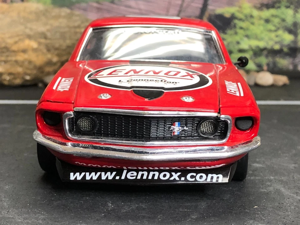 COMO ESTÁ ~ 1:24 Diecast Crown Premiums Lennox 1969 Ford Mustang Racer 302 sin caja Foto 4 de 4