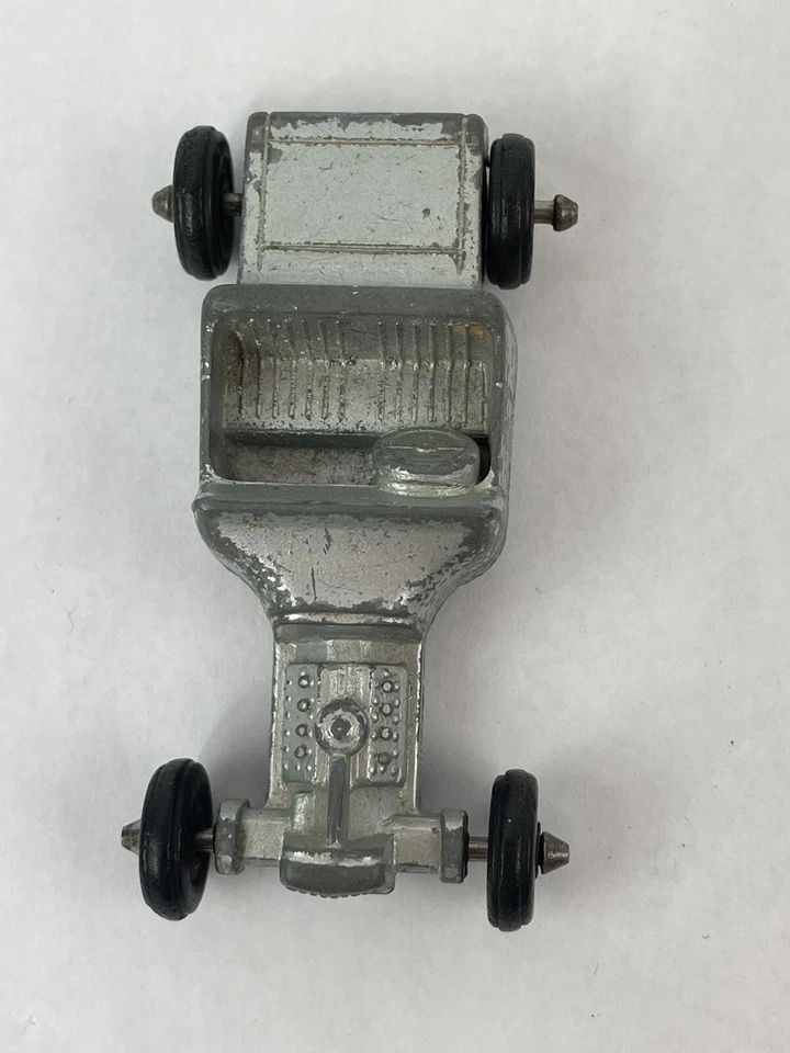 Lote De 2 Coches Diecast Midgetoy De Colección Años 60 Ford Remolque Y Dragster Foto 3 de 4