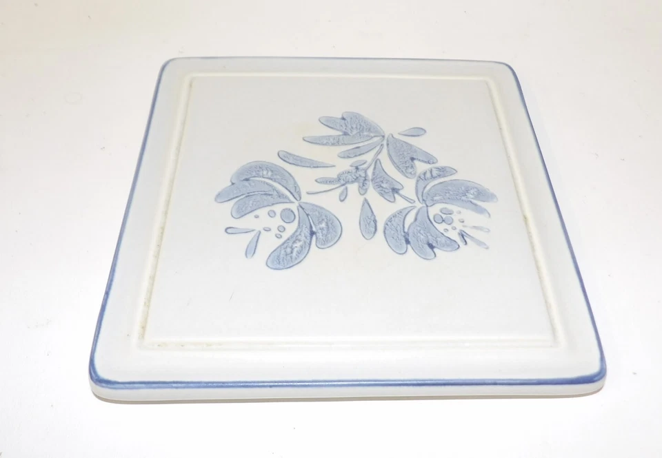Plato caliente de gres Pfaltzgraff Yorktowne trivet Foto 3 de 3