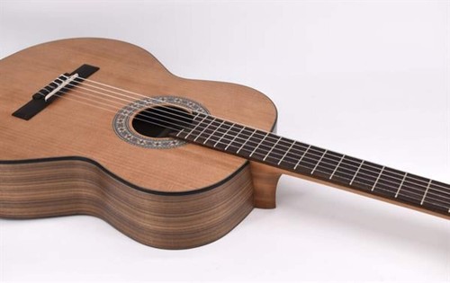 Volt Sevilla KG-6000 Chitarra Classica In Cedro Massiccio Da 8 Anni - Picture 7 of 8