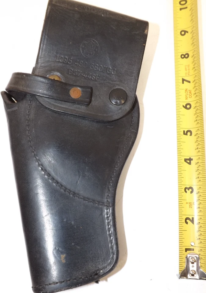 Funda para revólver Smith & Wesson Duty Belt de la USAF, estuche bala J.M.Bucheimer y más Foto 4 de 4