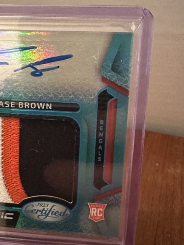 2023 Panini Certified Chase Brown Freshman Fabric RC Auto 3Color Patch /49 RPA - Picture 6 of 6