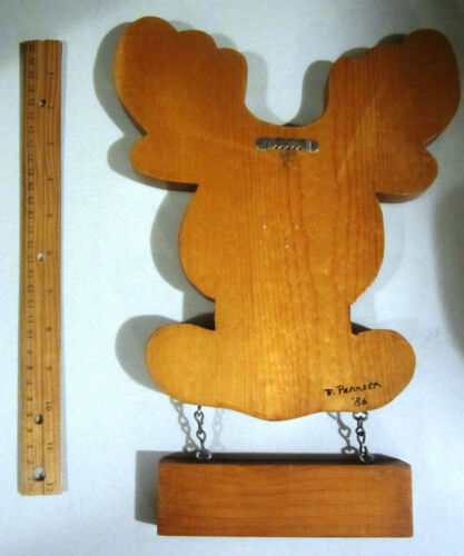 Vintage 1986 Wooden Reindeer Welcome Sign Hand Painted and Signed by Painter - Picture 2 of 2