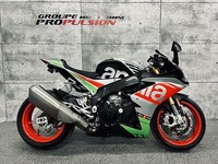 2017 Aprilia RSV4 RR | Look FACTORY