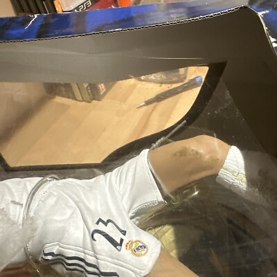 FT Champs - Sir David Beckham 23 - Real Madrid - 12 Inch Posed FT Champs - Sir David Beckham 23 - Real Madrid - 12 Inch Posed