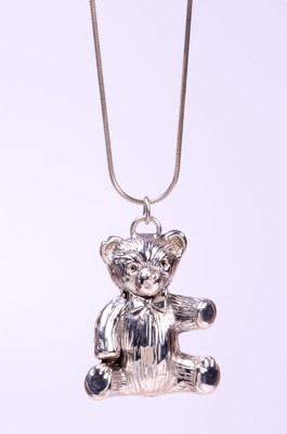 AV STERLINGSILBER TEDDYBÄR ANHÄNGER MIT FLACHER KETTE IM SCHLANGENSTIL 1498
