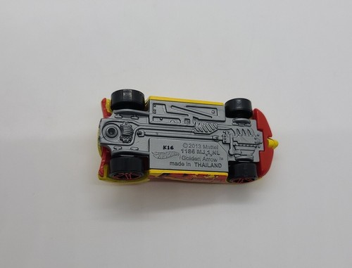 2016 Hot Wheels Marvel Spider-Man/Shocker 5/6 GOLDEN ARROW Yellow w/Red Pr5 Sp - Picture 8 of 8