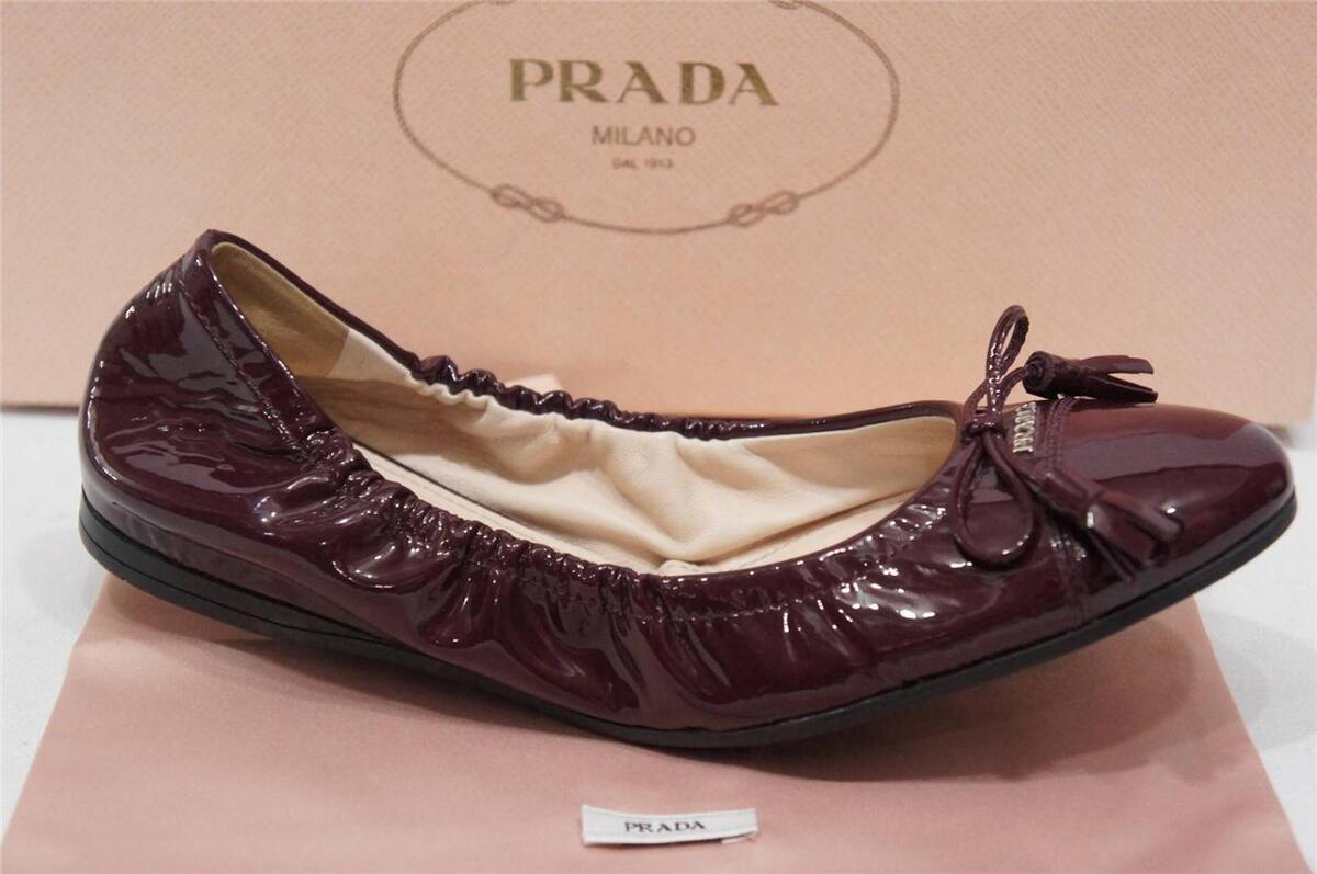 フラットシューズ PRADA Ballerinas Prada Velvet ballerinas for Women - Black in Qatar | Level Shoes