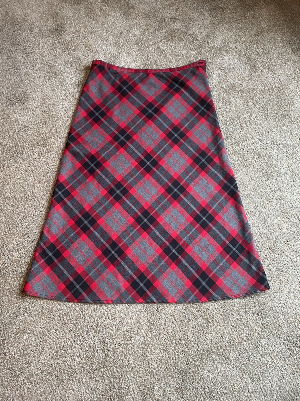 Women’s A-Line Red & Black Plaid Midi Skirt Preppy, Academia, Grunge  Size S