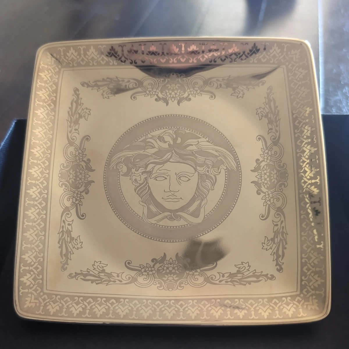 VERSACE　平皿　中古 VERSACE 平皿 中古 ▽▽【中古】VERSACE ヴェルサーチ 洋食器 プレート