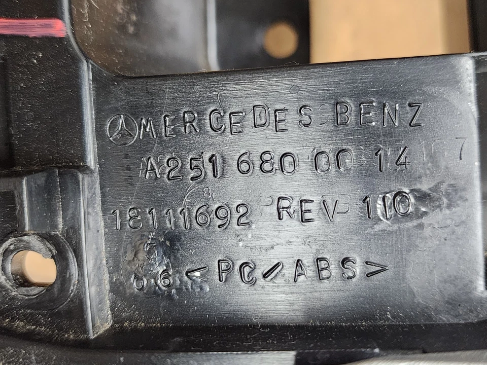 06-09 Mercedes-Benz R350 R500 R320 tablero radio bisel panel de ajuste A2516800014 Foto 3 de 4