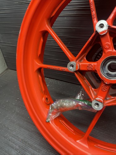 2023 Yamaha YZF R7 Front rim, front wheel, Straight #80 - Picture 17 of 18