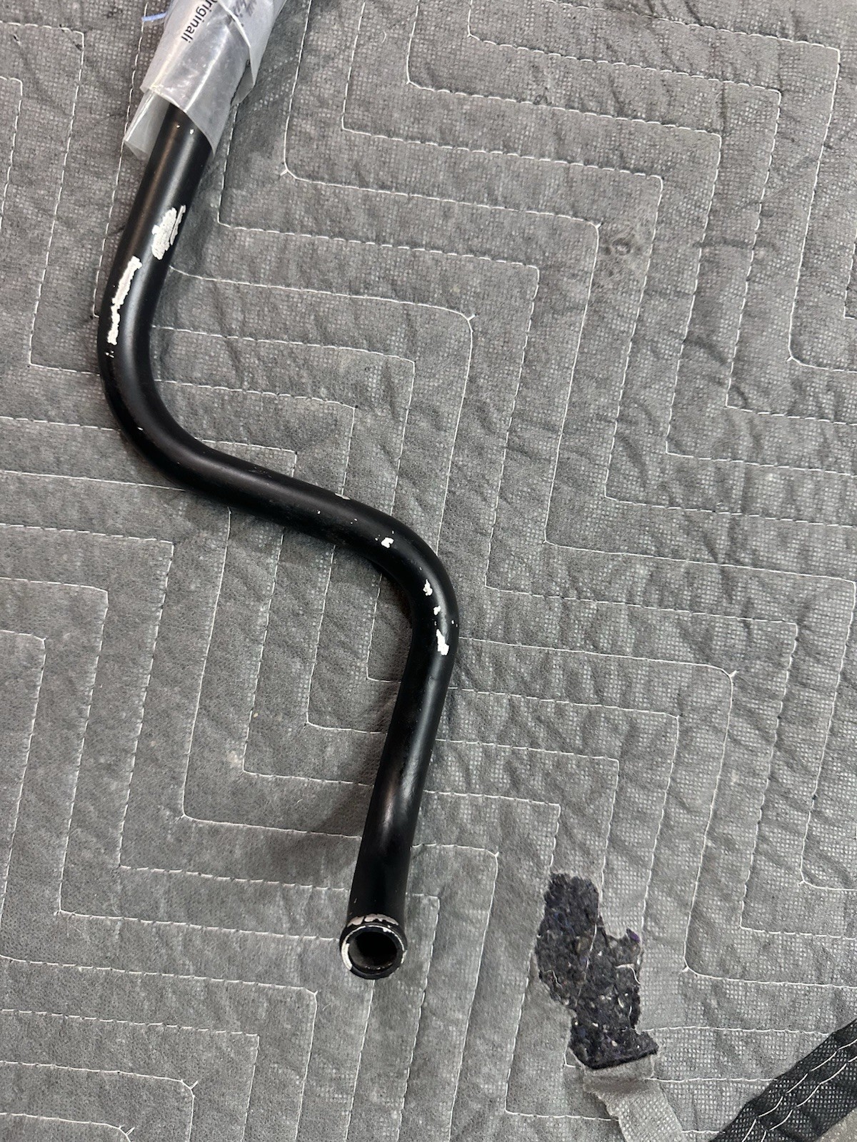 Lamborghini Countach 5000 s 1984 Pipe Between Coolant Pump Heads ( 001719372 )