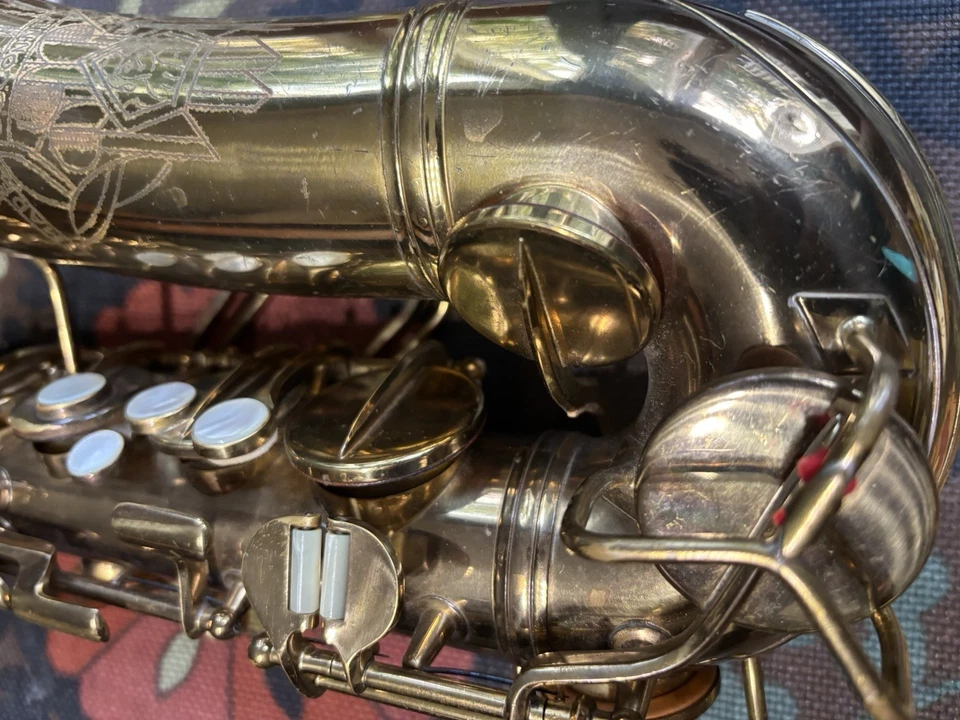 Saxofón alto CONN 1957 "NAKED LADY" estado original con estuche Foto 3 de 4