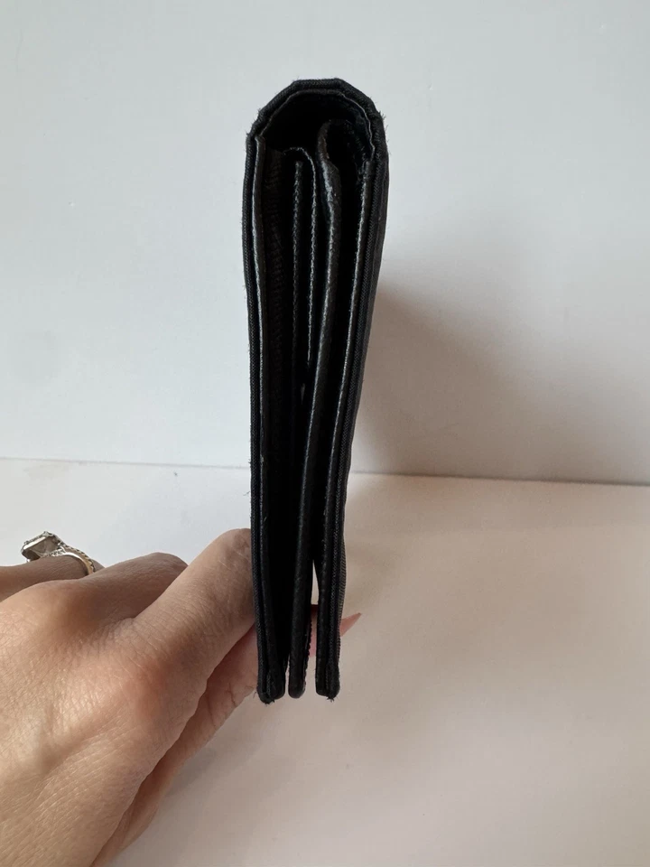 Cartera Prada Tessuto Nylon y Cuero Saffiano Doble Plegable Negra | Hecha en Italia Foto 3 de 4