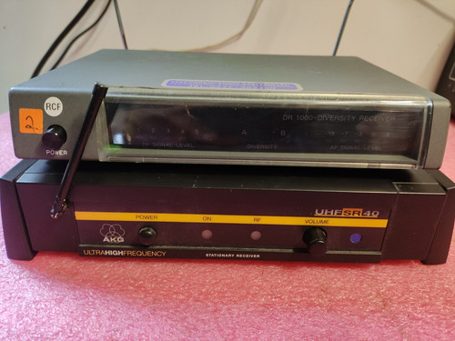 2 WIRELESS RECEIVERS AKG WMS SR 40 AND DR 1000-DIVERSITY RF/AF RECEIVER. - Picture 1 of 16