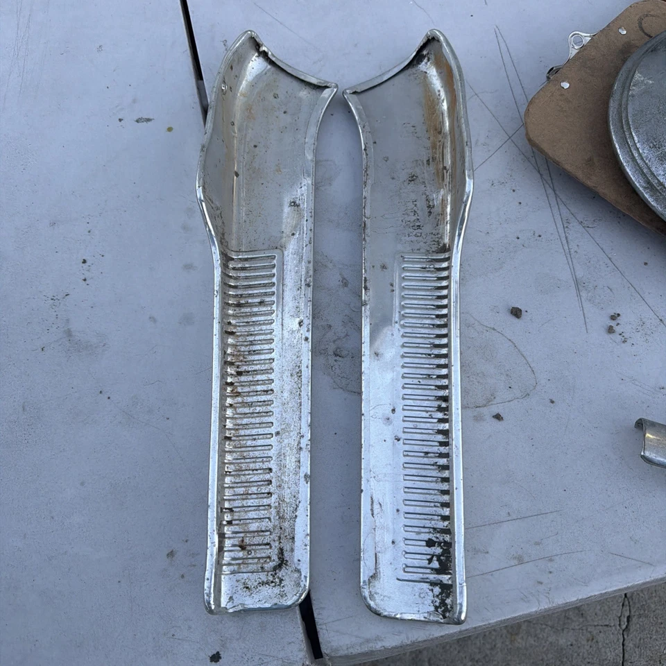 OEM GM Set of 2 Front Bench Seat Trim Shell 1961 Chevrolet Impala (827C) - Image 2 of 2