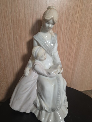 1991 Mutter liest jungen Mädchen Figur Porzellan - Bild 1 von 5