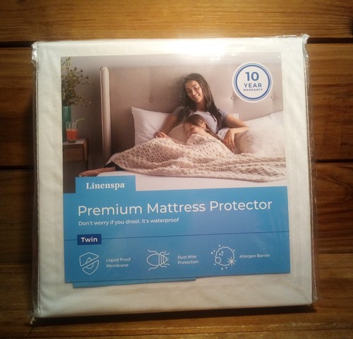 (22-10) TWIN TO XL TWIN SHEET SET / TWIN MATTRESS PROTECTOR / CONTAINER LOT - Picture 10 of 18