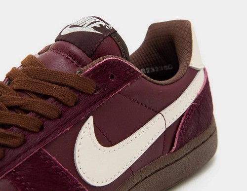Nike Field General Mujeres En Zapatos Rojos - Imagen 4 de 7
