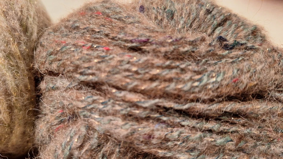 Lot of 3  Skeins Lala Berlin Alpaca, Merino & Cotton  2 Beige/Gold 1 Brown Gold - Image 3 of 4