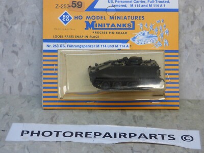 Roco Minitanks / (NEW) Modern US M-114 Armored Personnel Carrier Lot#6953 