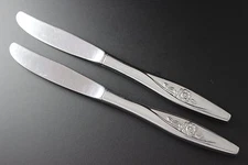 Oneida Oneidacraft Deluxe Stainless - LASTING ROSE - Dinner Knives (2)