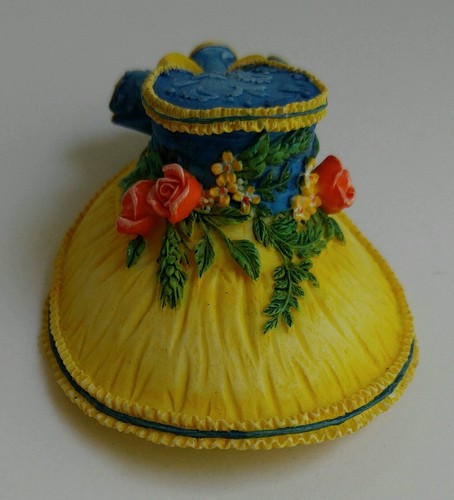 Willow Hall Day Dreamer Collectible Display Hat Miniature Circa 1838 Yellow - Picture 8 of 9