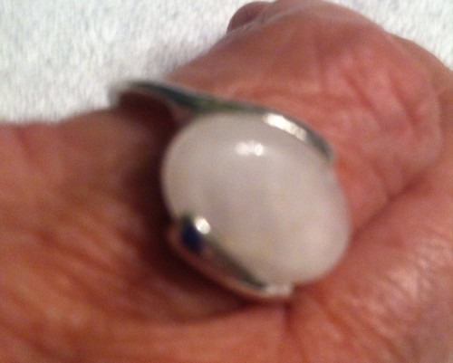 ✨REDUZIERT✨Hübscher ovaler Ring aus weißem Achat SS Bypass-Stil Größe-6 - Bild 2 von 5