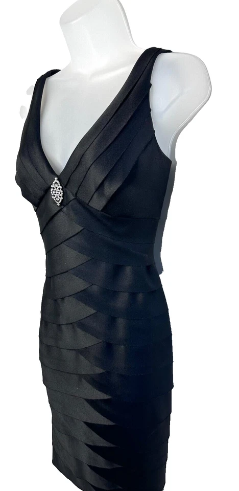 Jones Studio Black Layered Tiered V Neck Dress Rhinestone Broach Women's Size 6 - Image 2 of 4
